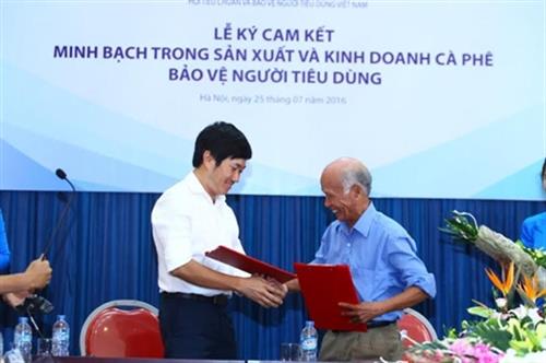 Các doanh nghiệp đầu tiên ký cam kết minh bạch trong sản xuất cà phê